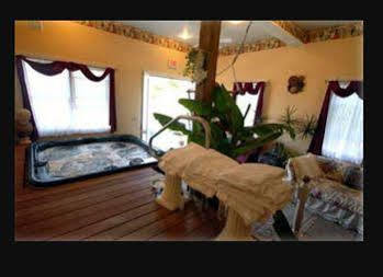 The Lion And The Rose Bed & Breakfast Whitefield Экстерьер фото